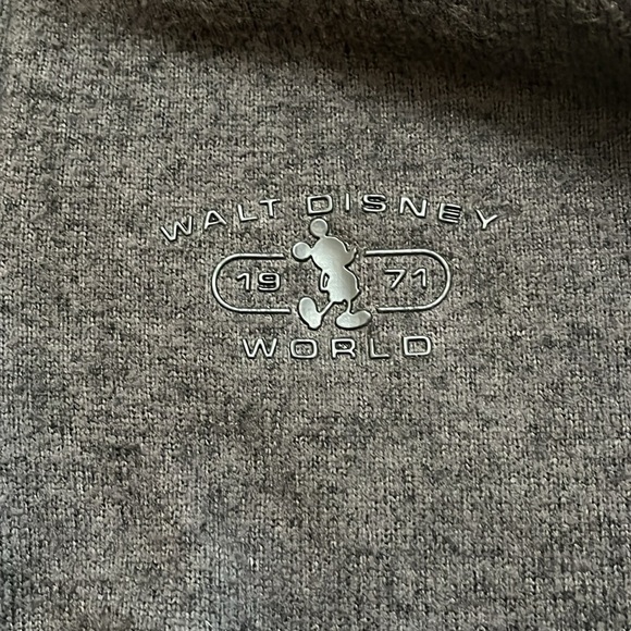 Disney Qtr Zip Gray Fleece with Pockets L Authentic Logo Chest Main Street USA - Picture 3 of 8